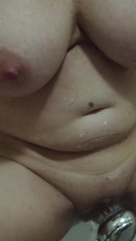 MILF's Orgasm in the Bathtub