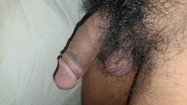 Desi_Porn_India: Jovem garoto indiano está mostrando seu pau grande parte 2.