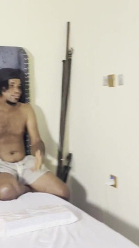 Vendedora de juguetes sexuales entrega vibrador a mi casa y usé su coño para probarlo
