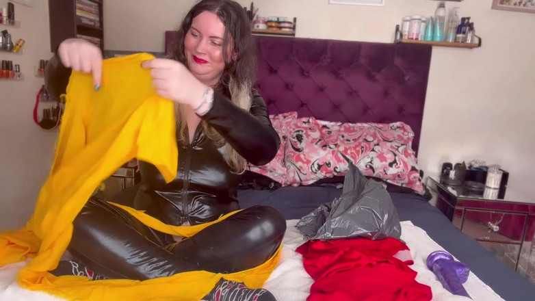 MissFFW: Penonton menghantar Pakaian Bekas Teman Wanita Miss Ffw