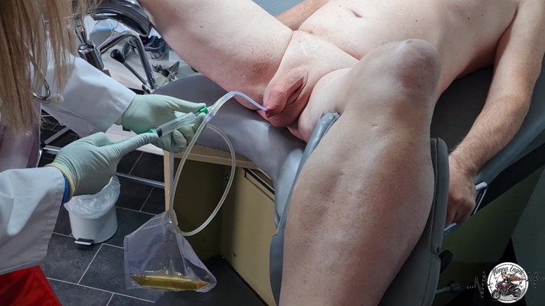 Hanna Engels: Hanna Engelss - Catheter in and Urine Out