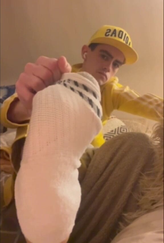 CharlieFox99: Twink Foot Worship POV