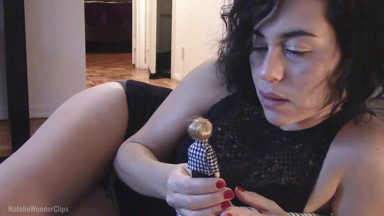 Natalie Wonder: Sử dụng đầu não hạt đậu nhỏ của bạn như đồ chơi đụ lỗ đít...