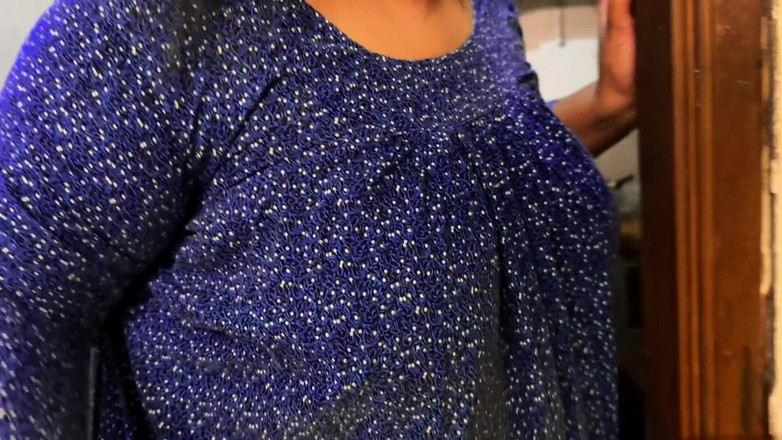 Aria Mia: Bà dì nóng bỏng trong nhà bếp, cô ấy rất hứng...