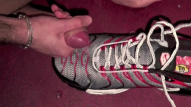 Sneaker gay: Slut french fucked by sneaers of a sclaly boy