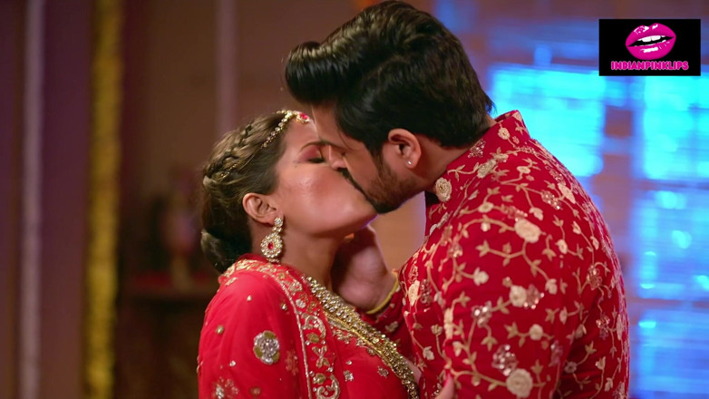 Indianpinklips: Une bhabhi desi mala joue aux cartes, jeu de sexe,...