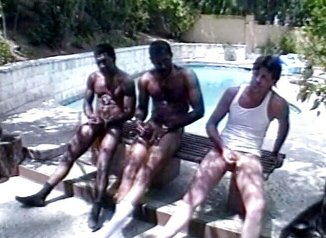 Dark Extreme: Vollbusige ebenholz-MILF wird im freien geknallt