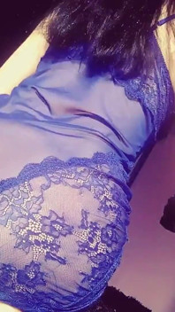 MiLF russa mostra charms figa pelosa e sborra su di te in primo piano peepshow feticismo del piede Ginnagg