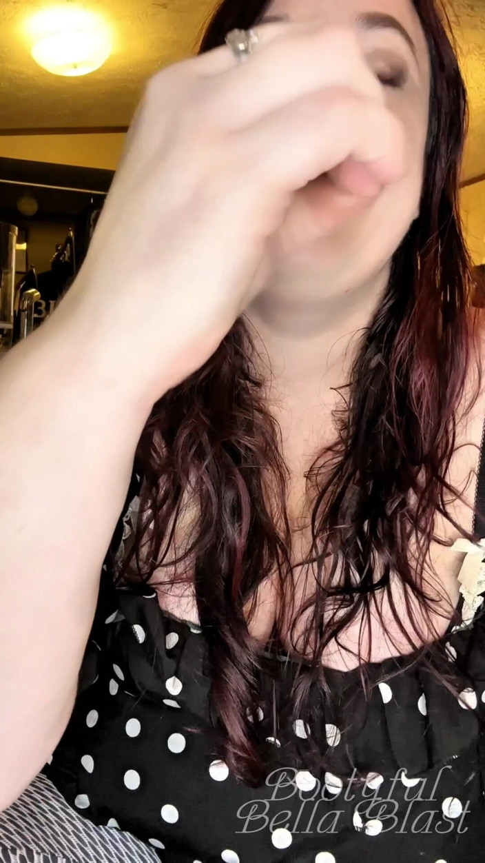 BellaBlast: Neighbors Reward: Stinky Feet Fantasy