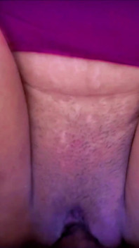 如此热辣的年轻乡村女孩第一次与男友紧罗西阴户发生性关系 xxx 视频