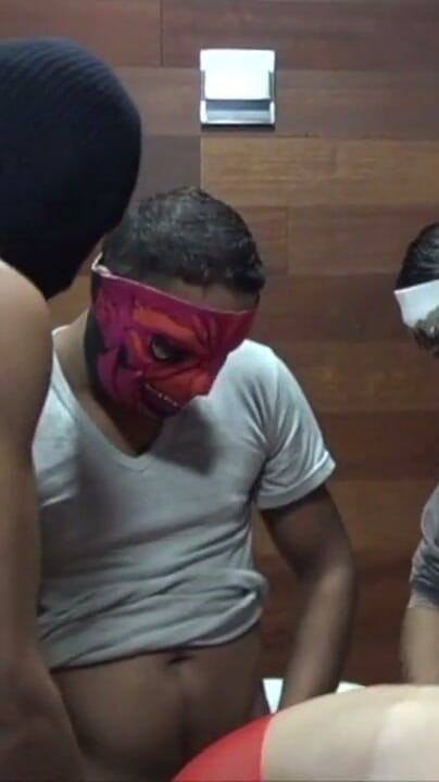 First bisex experience with friend: Uimitoare Bang Bang Bisex I n saună