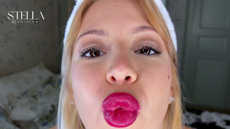 Stellafatale: Slow Motion Lip Trembling Red Lipstick Raspberries