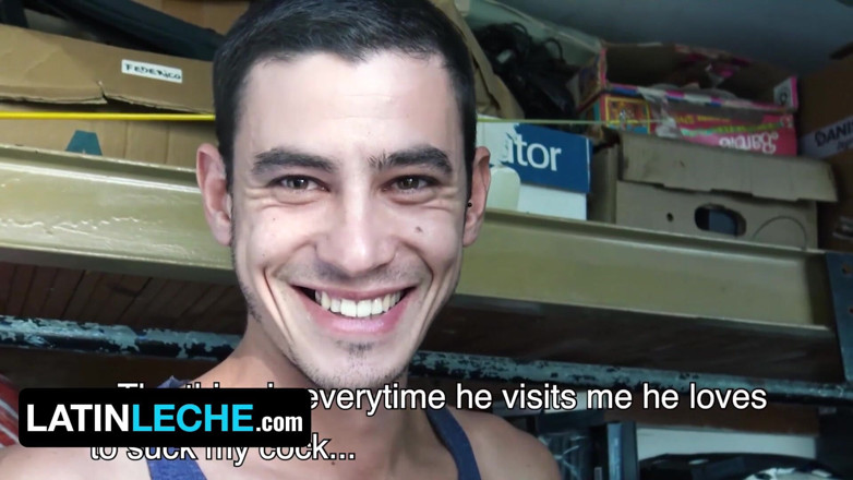 Latin leche: Latin Leche - drăguțe latino twink slobbers pe pula mea și pula...