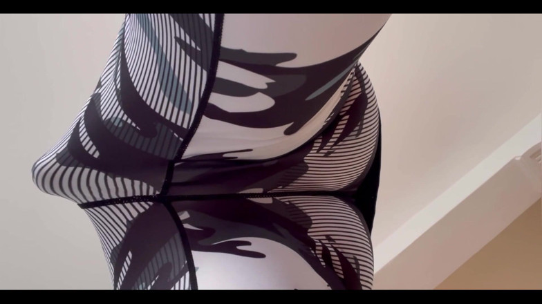 Twohotb: New Gym Pants