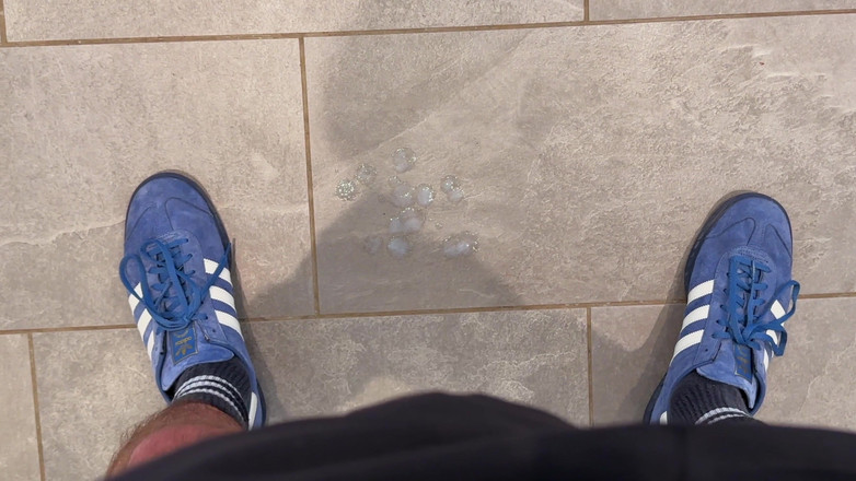 NakedFoxx: Mein kumpel sah zu, wie ich abwichte und in einem...