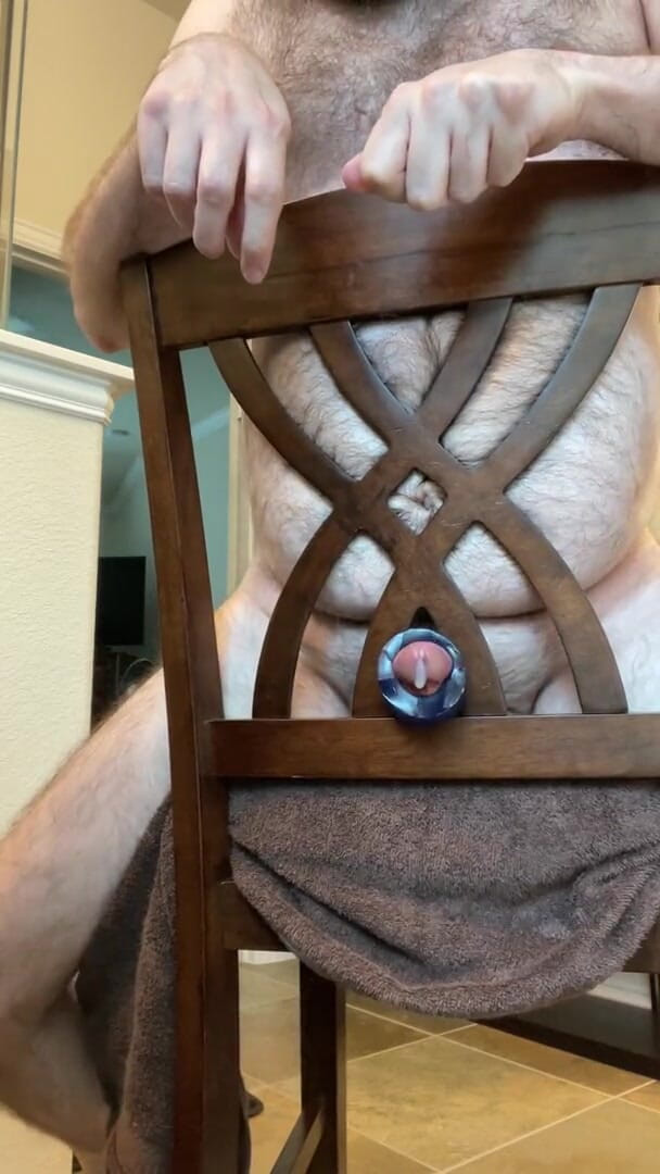 Bearly75: Scopando il sex toy