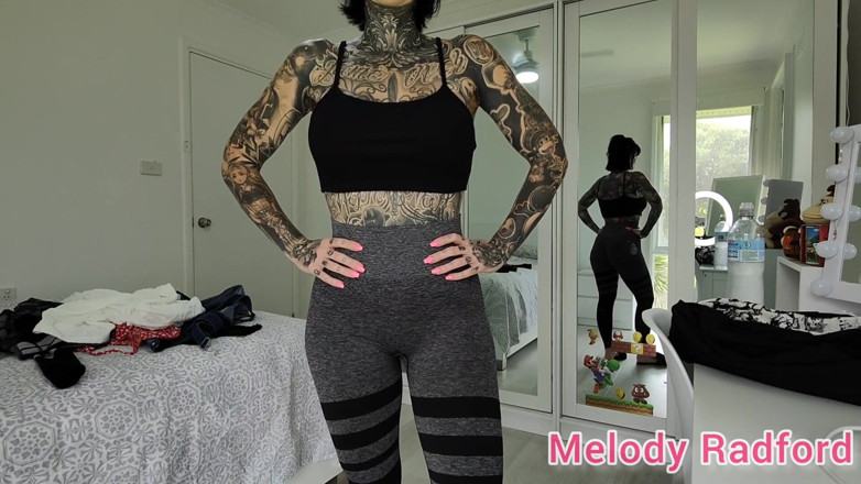 Melody Radford: Sama bielizna i rajstopy na siłowni spróbuj Haul Melody Radford...