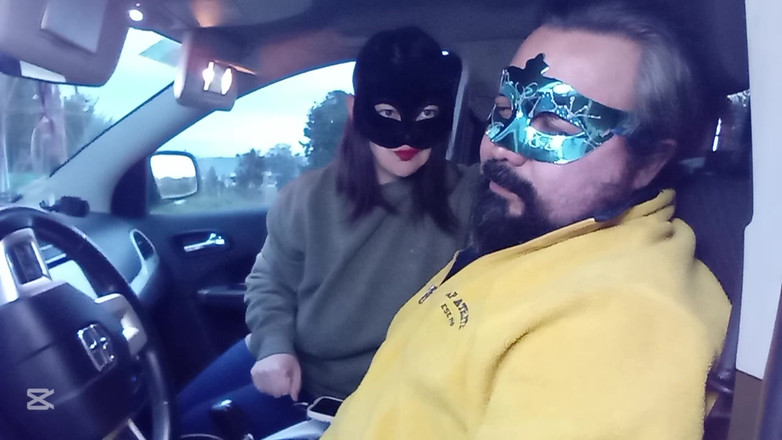 Mois Fantasys: Ляпаси по обличчю в машині