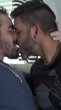 好奇心旺盛な若いまっすぐな男の子によってMeliodass fuckedaw