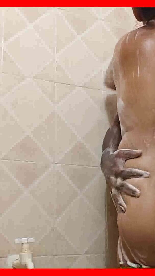 Sexy sindu: Pareja caliente bañándose, sexo