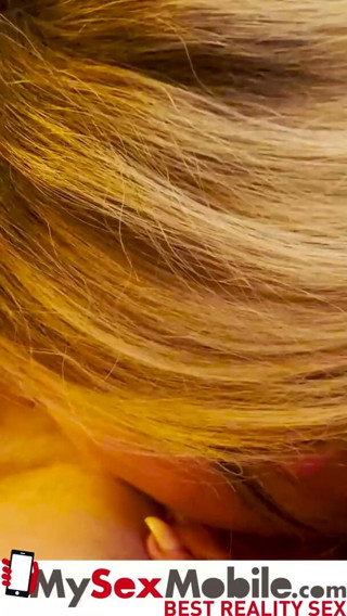 MySexMobile: Si blonde Perancis Megane Lopez menjilat dubur dan menunggang