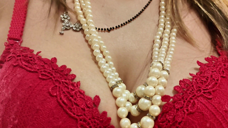 Sassysonia: Desi Indische pas getrouwde Bhabhi kan haar emoties niet beheersen...