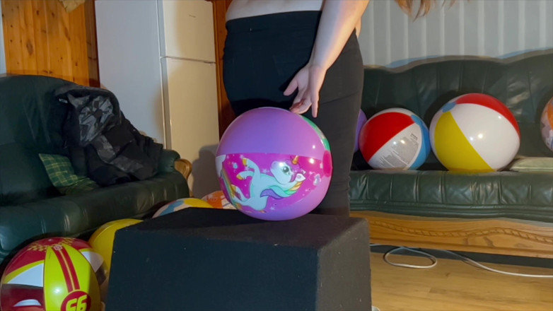 BeachBallsDuo: Parte 3 de 3 - Lucys mega beachball sit pop compilación 2024-2025