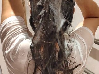 Emma_Alex: Wet T-shirt Babe Let Me Watch