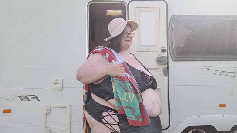 SSBBWLadyBrads: Caravan tiny door part 2
