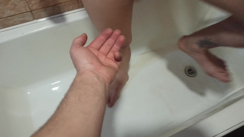 DirtyLubov: Koupelnový sex s orálním sexem