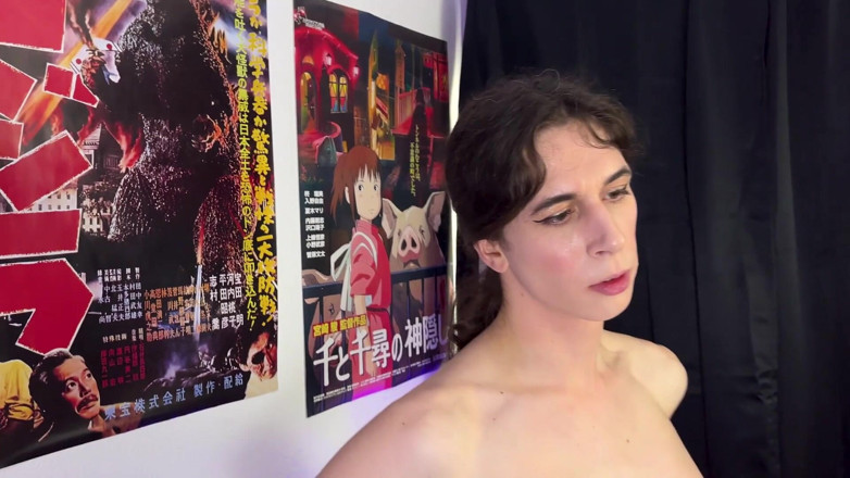 Sophie Ladder: Ragazzina trans tettona scopata in gola