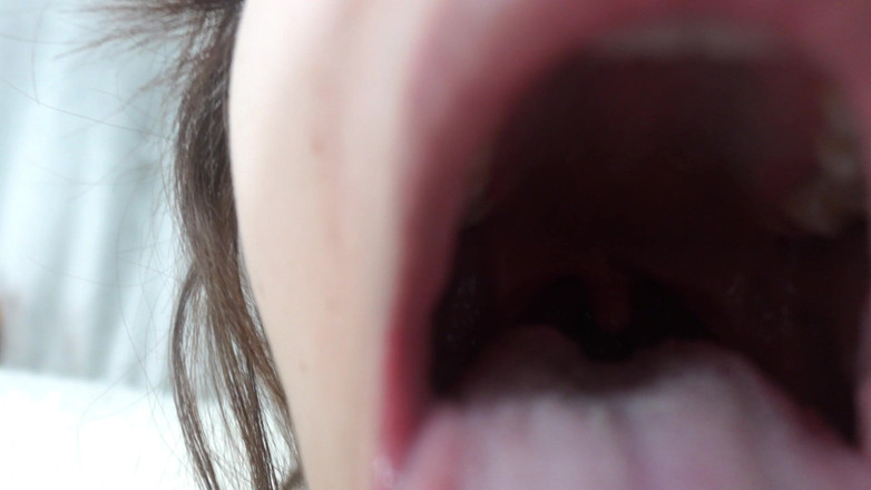 AmayaMori: मेरी भारतीय सौतेली बहन मुझे अपने मुंह के अंदर अपनी जीभ और दांत दिखाती है