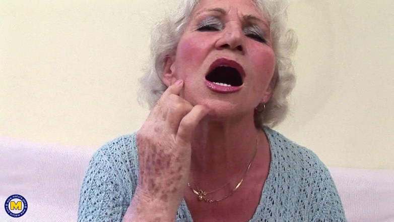 Mature NL: Granny Loves to Play with Her Wet Hairy Cunt