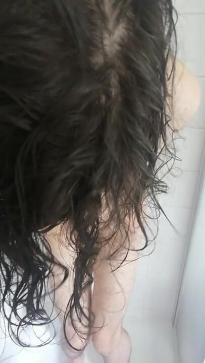 Theresa Si: Theresa Si sissygasm onder de douche