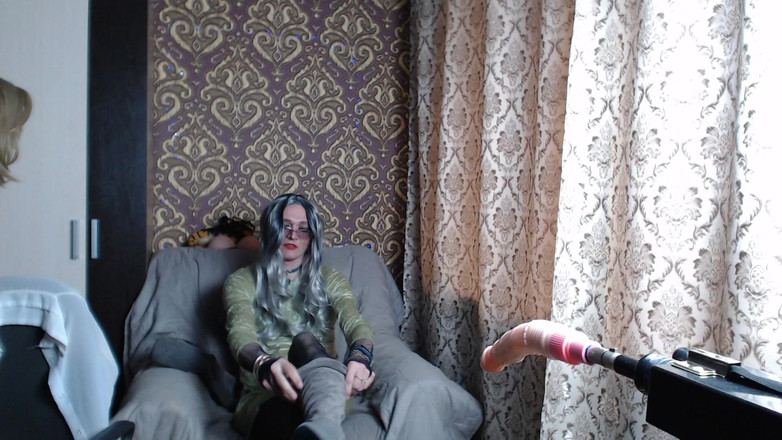 violet_bisex: Crossdresser Dziwka Próbuje Nowego Wyglądu