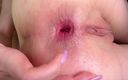 Lina Moore: Fingering lubang pantat cewek ini - close up