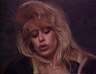 Old Good Porn: Blonde with natural tits fucks her cunt solo