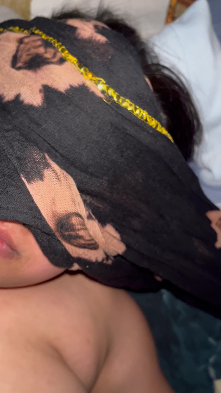 Catchybusty: 乳白色和多汁想要吃