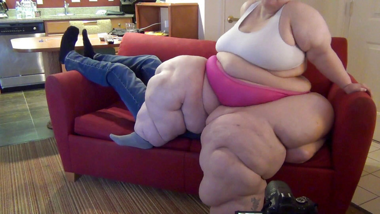 Full Weight Productions: Bobbi jo đập anh ta vào ghế sofa