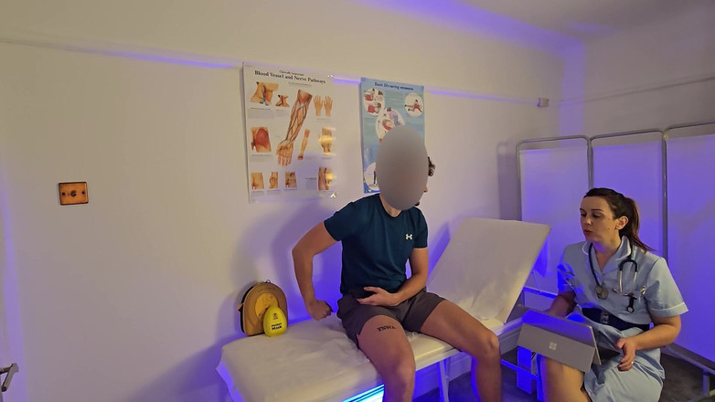 Mr LDN Lad: Une Vraie Infirmière Britannique Me Suce Dans Une Clinique!