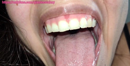 Giantessvalery: Vypadá to, že jsme našli malou svačinu!