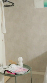 집에서 서로를 탐험하는 하루를 보내는 Lina와 그녀의 새로운 남친