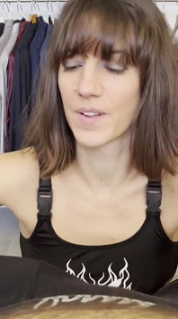 Je te branle avec ma chatte de poche et te suce (POV)