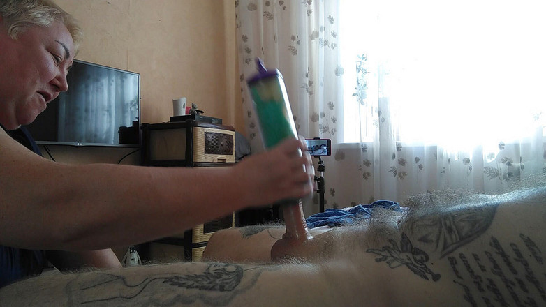 Zona901: M-a ajutat să ejaculez masturbându-mi pula.