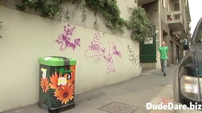 DudeDare: Європейські твінки в захоплюючому гей-тріо