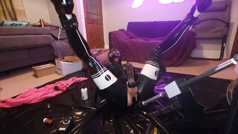 JessicaXD: Latex doll training