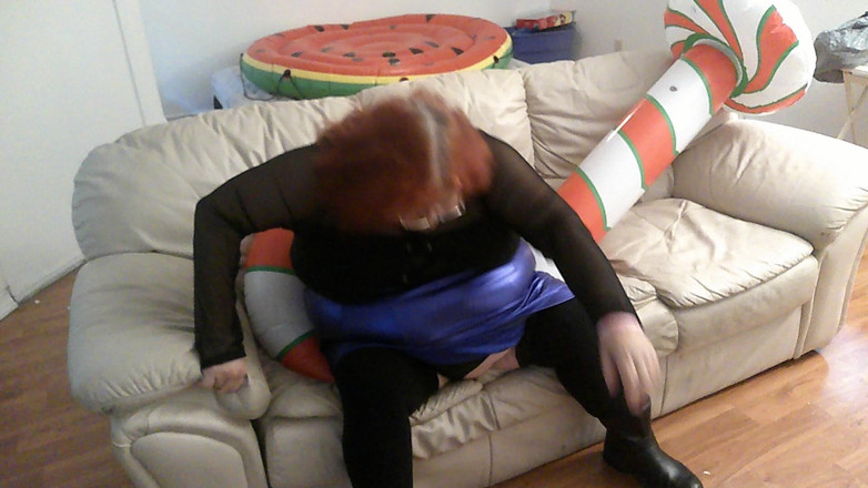 BBW nurse Vicki adventures with friends: Velká krásná sestřička Vicki se snaží rozmačkat její Candy Cane?