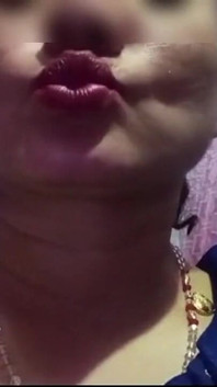 Indická bhabhi dává sexy rty polibky všem svým fanouškům