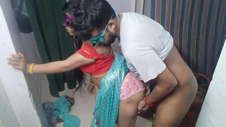 Hindi-Sex: 프로처럼 자지를 따먹는 완벽한 보짓물 엉덩이의 핫한 인도 밀프 바비