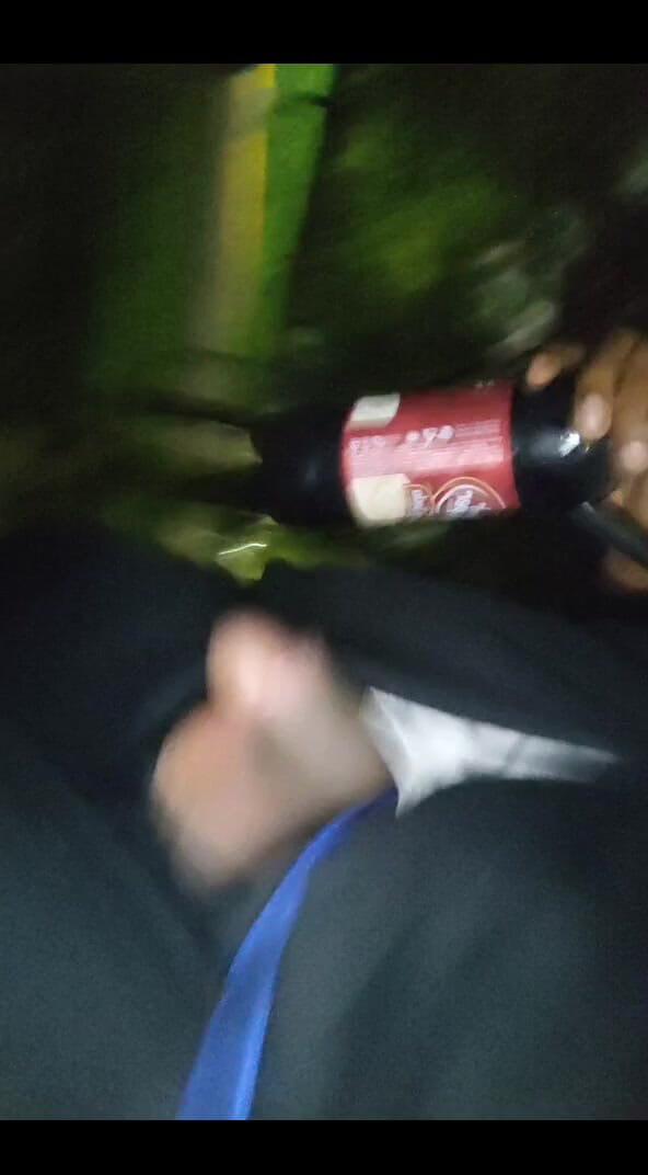 AlexAlejandro13: Mi piace schizzare il latte, il grosso cazzo quando cammino...